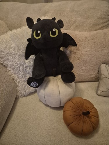 Red tale toothless - red,